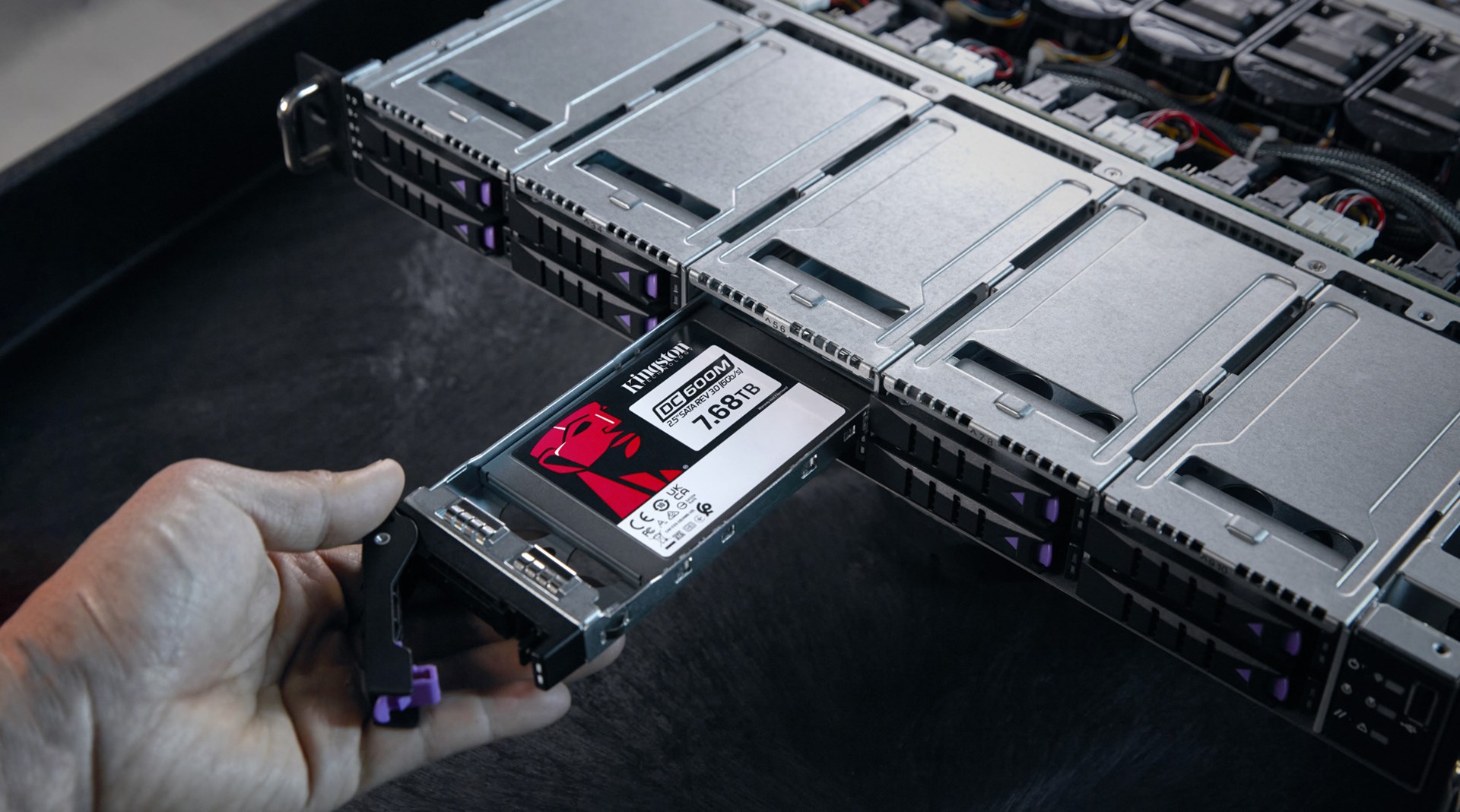 Kingston Technology 7680G DC600M (Mixed-Use) 2.5” Enterprise SATA SSD - Afbeelding 2