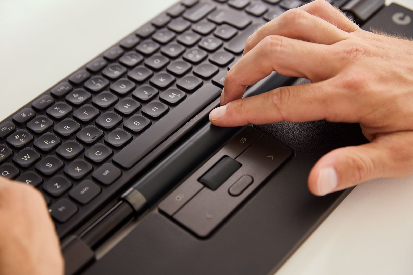 Contour Design RollerMouse Pro Slim Vegan Leather Wrist Rest Wired - Afbeelding 5
