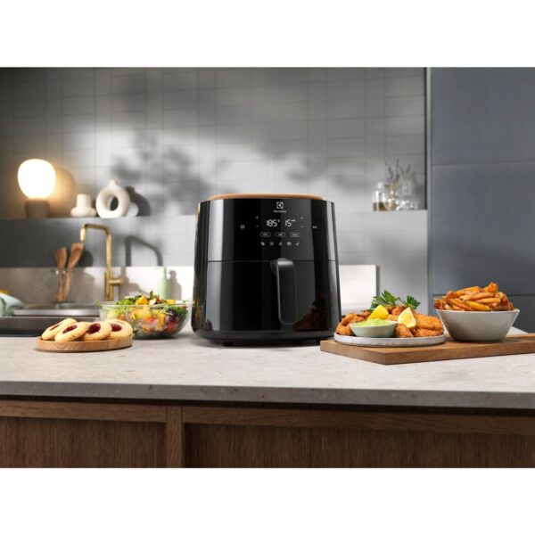Electrolux EAF7B Single 6.8 L Stand-alone 1800 W Hot air fryer Black