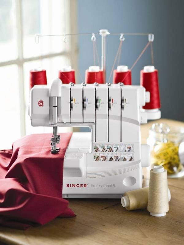 Overlock Singer 14T968 sewing machine, electric current, white