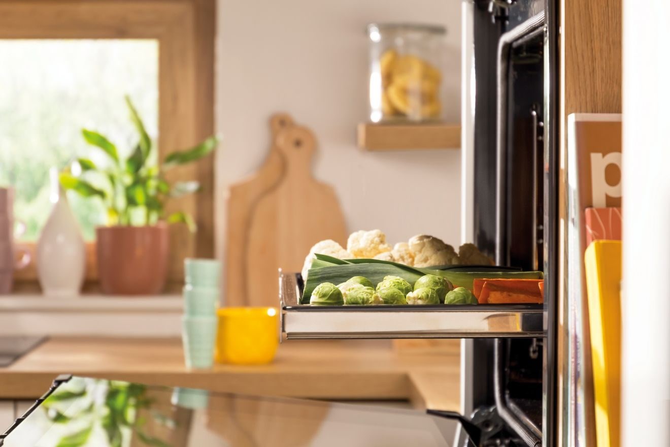 Gorenje BOS6737E06B 77 l A Zwart