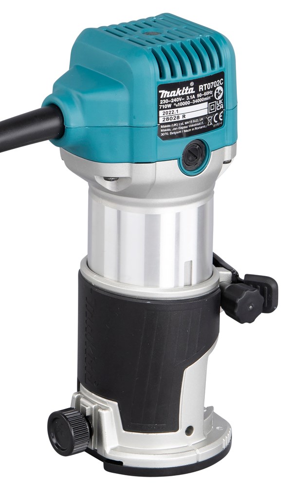 ELEKTRISCHE FREESMACHINE 710W MAKITA RT0702C