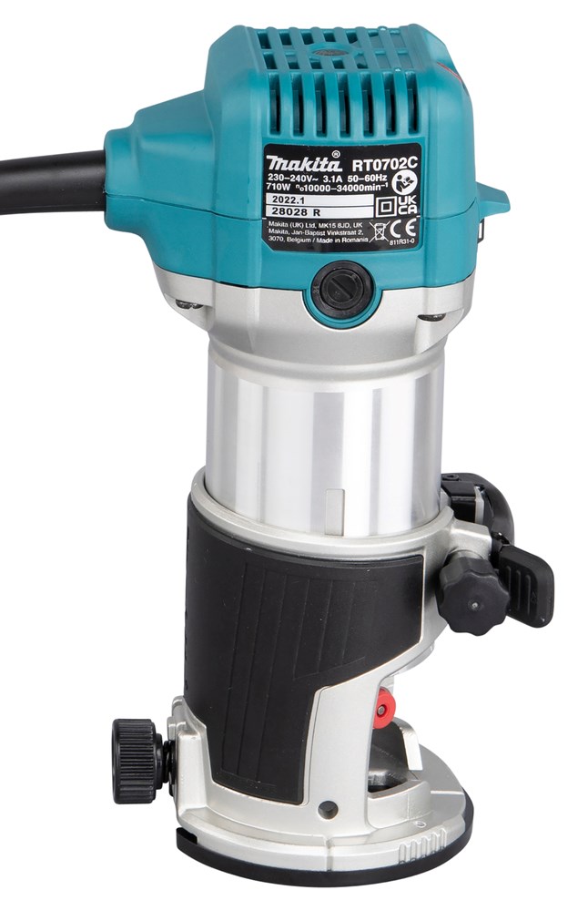 ELEKTRISCHE FREESMACHINE 710W MAKITA RT0702C