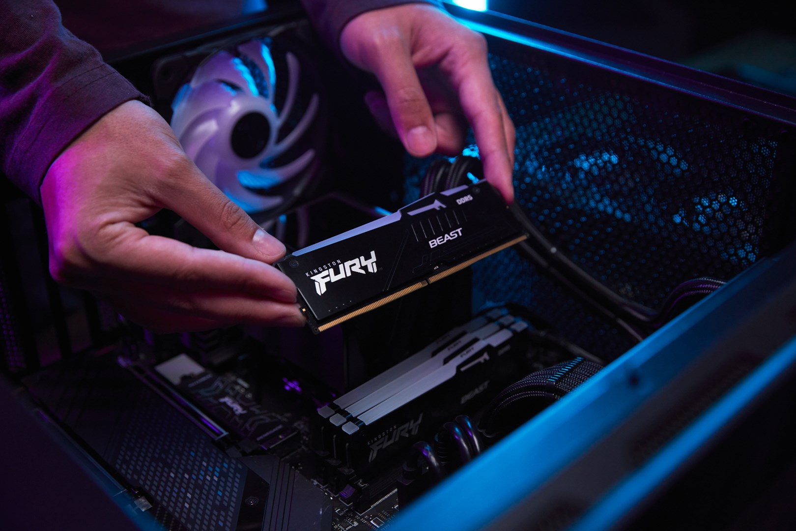 Kingston Technology FURY Beast 32GB 5600MT/s DDR5 CL40 DIMM RGB