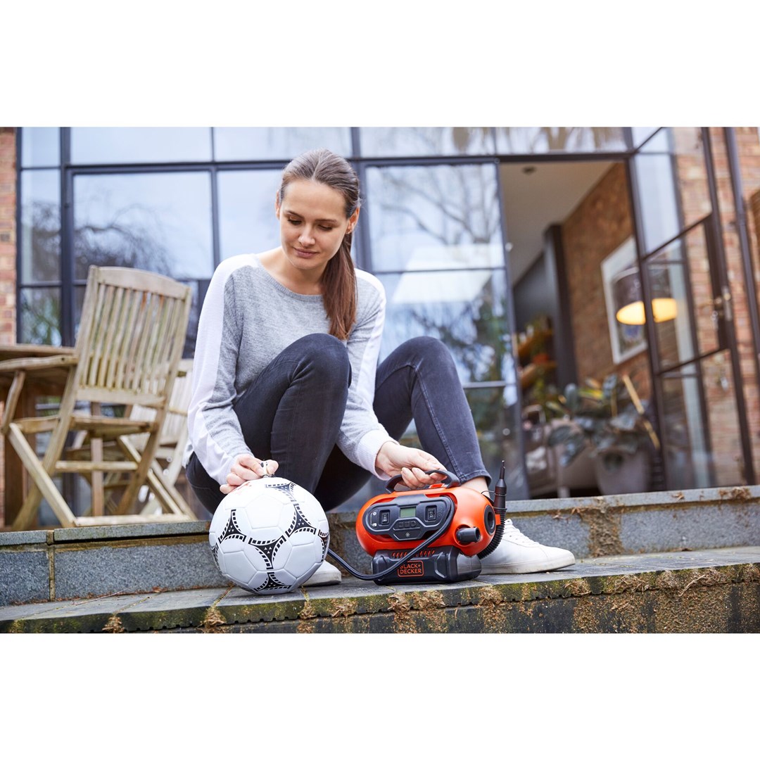 Black & Decker BDCINF18N-QS luchtcompressor 160 l/min Netstroom/sigarenaansteker